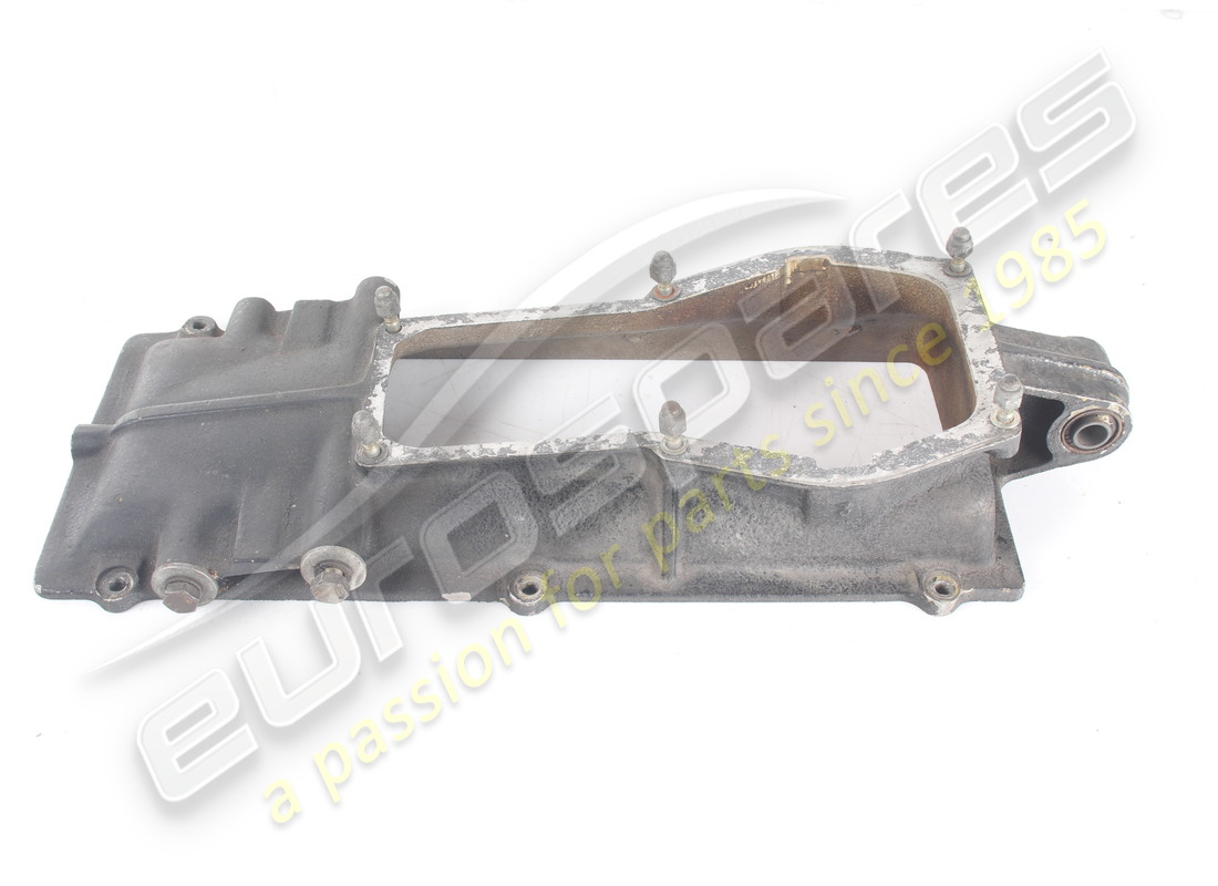 used ferrari lh fuel distributor support. part number 113281 (3)