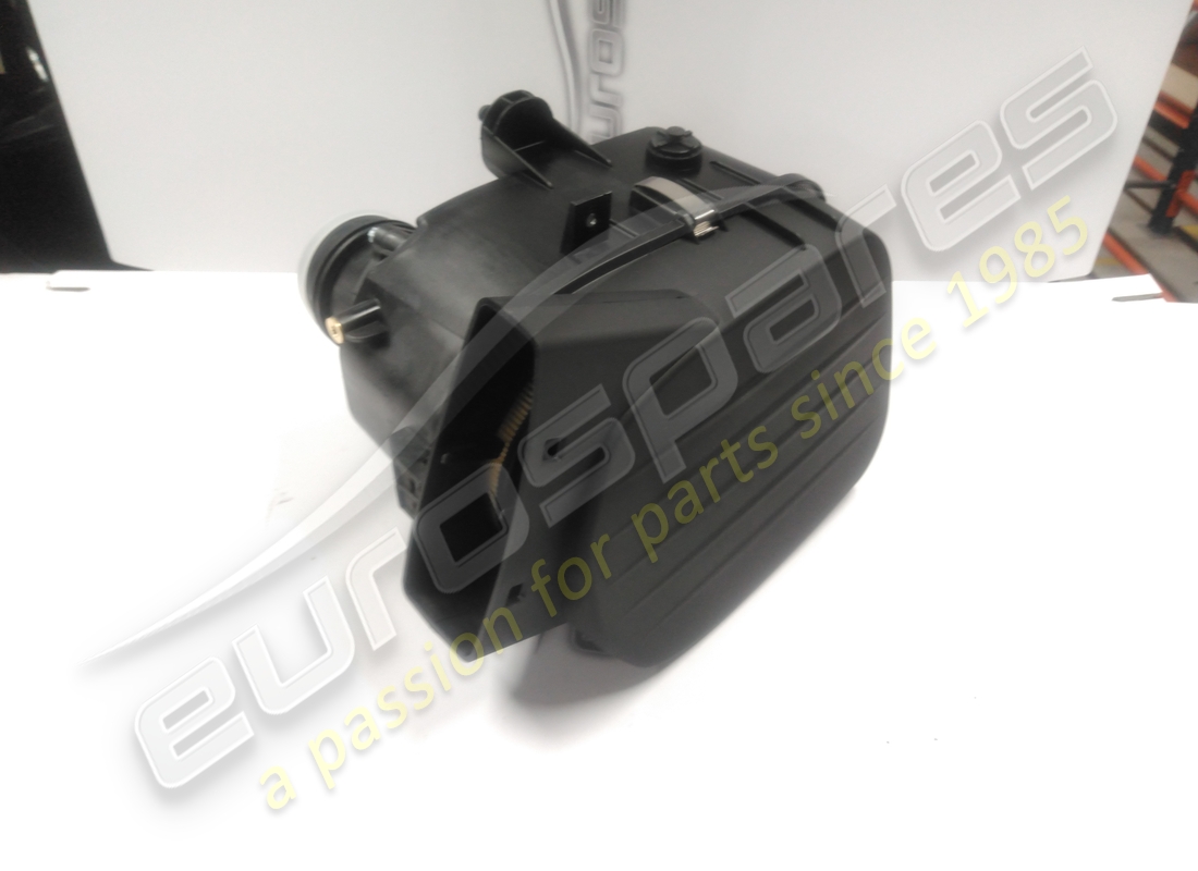 new maserati rh filter box assembly. part number 670038725 (2)