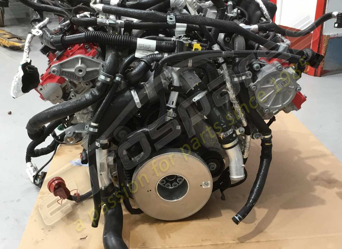 USED FERRARI PISTA ENGINE. PART NUMBER 985000295 (5) used ferrari pista engine. part number 985000295 (5)