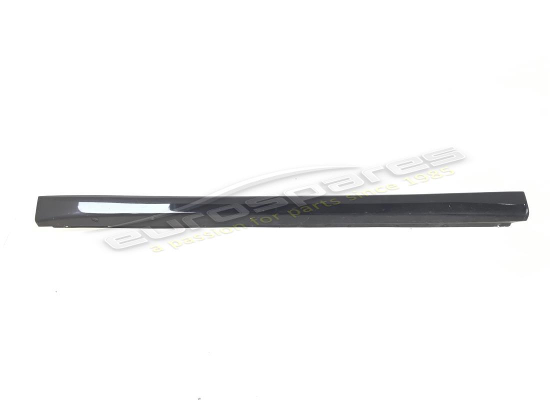 USED MASERATI RH SIDE SKIRT COUPE' M138. PART NUMBER 980001074 (1) used maserati rh side skirt coupe' m138. part number 980001074 (1)