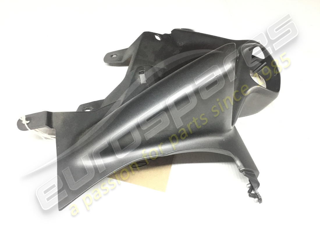 USED FERRARI SATELLITE DIFFUSORE CENTRALE. PART NUMBER 82510900 (3) used ferrari satellite diffusore centrale. part number 82510900 (3)