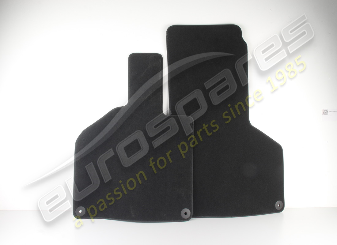 NEW LAMBORGHINI 1 SET FOOT MATS. PART NUMBER 4T1864435DQG8 (1) new lamborghini 1 set foot mats. part number 4t1864435dqg8 (1)