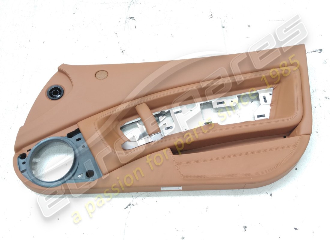 USED FERRARI COMPLETE RH DOOR PANEL MOULDING. PART NUMBER 82923905 (2) used ferrari complete rh door panel moulding. part number 82923905 (2)