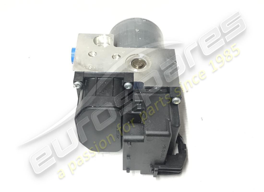 NEW MASERATI A.B.S. HYDRAULIC UNIT ASSEMBLY 5.3. PART NUMBER 373830316 (3) new maserati a.b.s. hydraulic unit assembly 5.3. part number 373830316 (3)