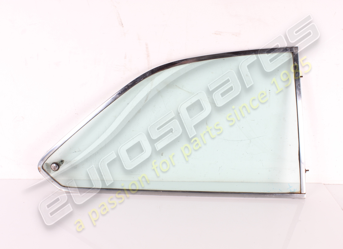 USED MASERATI RHS REAR QUARTER GLASS. PART NUMBER CW32098 (1) used maserati rhs rear quarter glass. part number cw32098 (1)