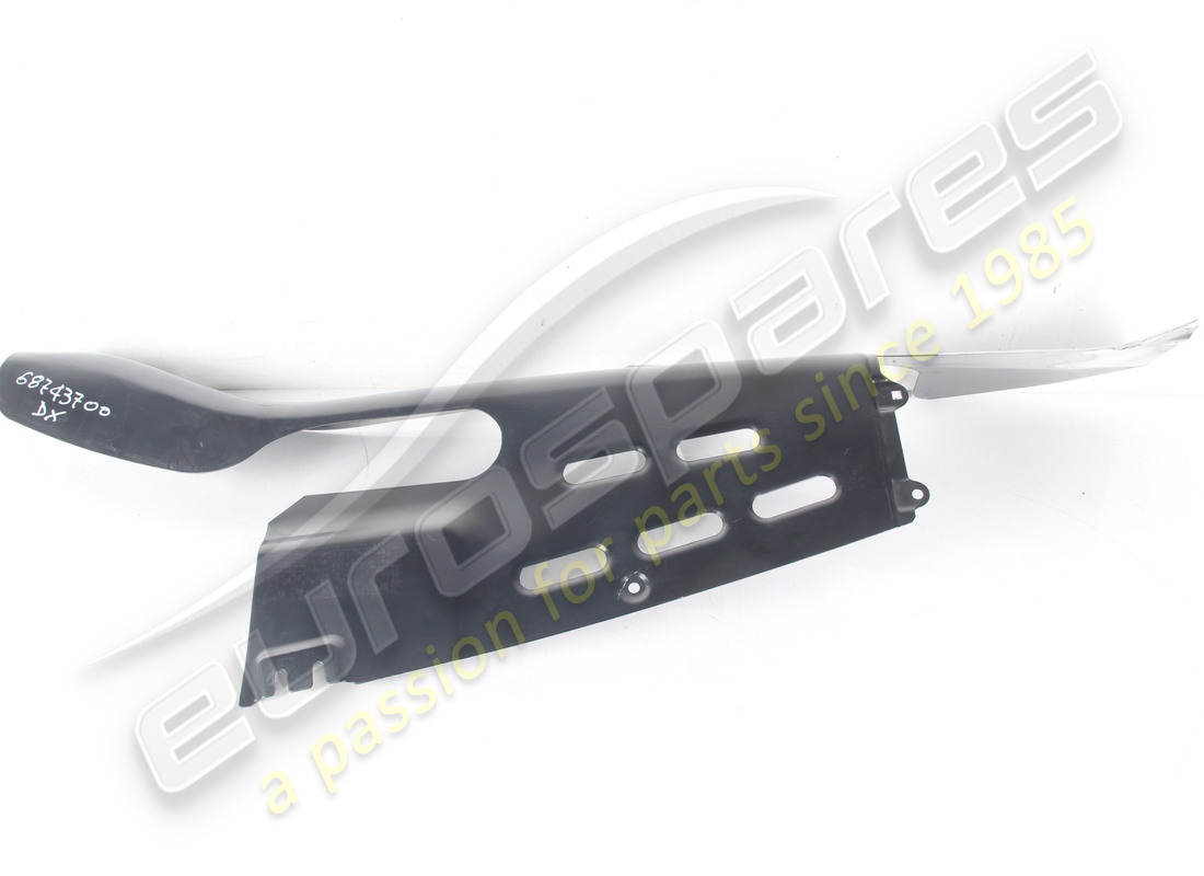 used ferrari lh shield fixed. part number 66155700 (2)