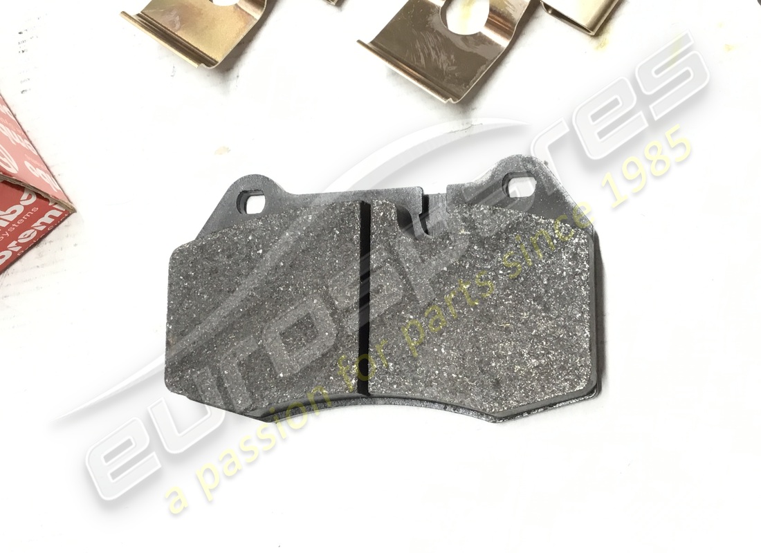 NEW FERRARI PADS SET FOR FRONT CALIPER. PART NUMBER 70000885 (2) new ferrari pads set for front caliper. part number 70000885 (2)