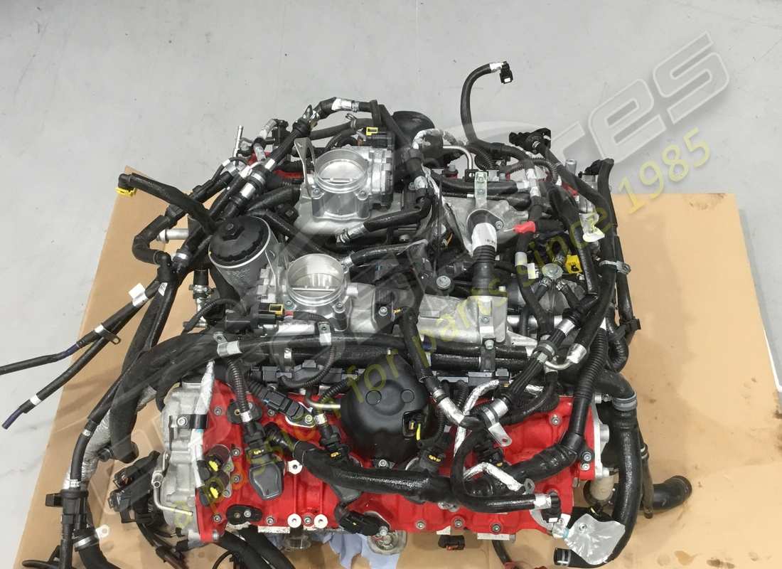 USED FERRARI PISTA ENGINE. PART NUMBER 985000295 (4) used ferrari pista engine. part number 985000295 (4)