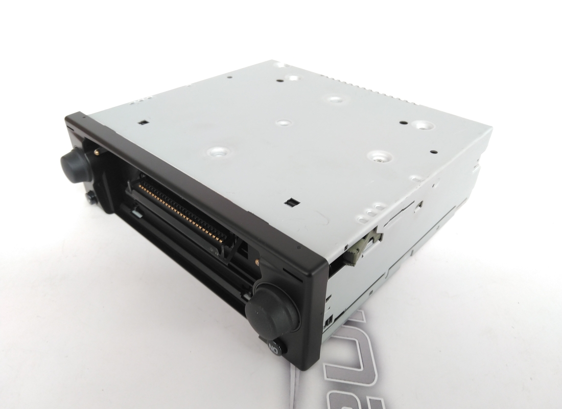 new (other) ferrari radio/cd stereo. part number 200971 (2)