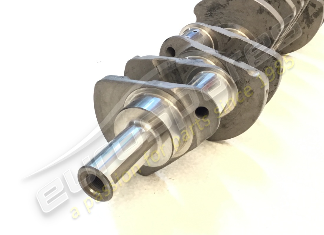 NEW FERRARI CRANKSHAFT. PART NUMBER 168234 (4) new ferrari crankshaft. part number 168234 (4)