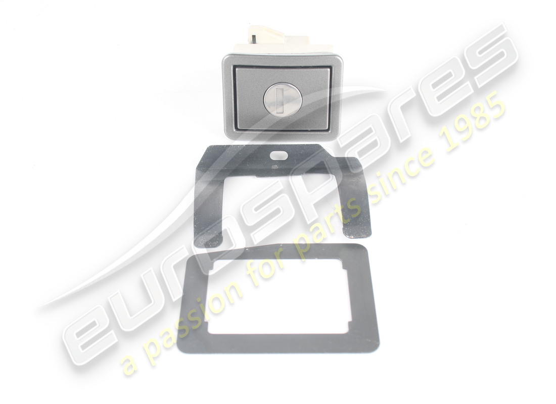 USED FERRARI PUSH BUTTON. PART NUMBER 63768700 (1) used ferrari push button. part number 63768700 (1)