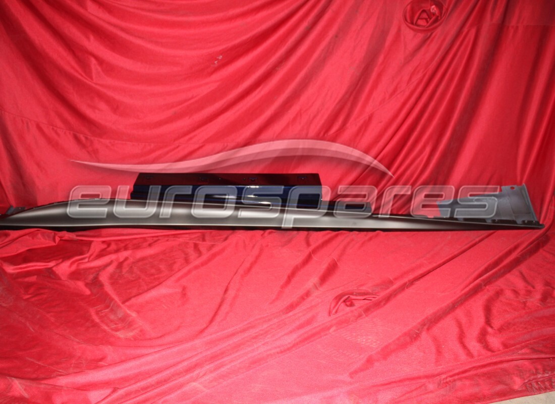 NEW (OTHER) FERRARI RH OUTER SILL COVER. PART NUMBER 84306110 (1) new (other) ferrari rh outer sill cover. part number 84306110 (1)
