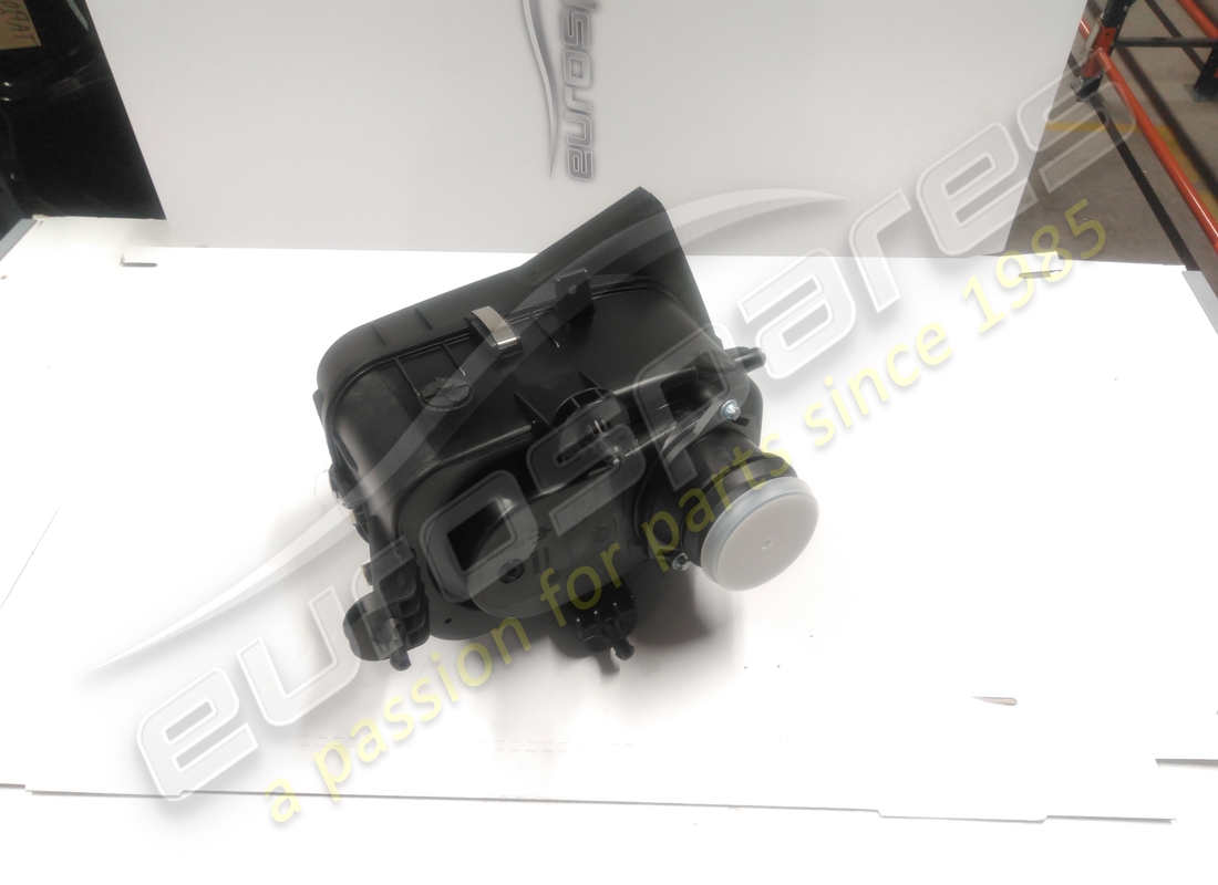 new maserati rh filter box assembly. part number 670038725 (1)