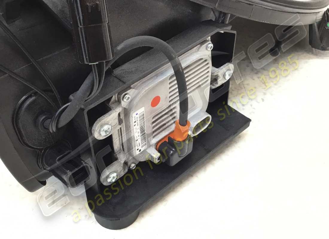 new ferrari lhhead lamp black 1250 pai. part number 72108971 (5)