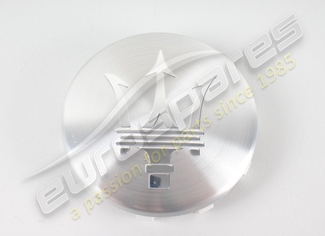 NEW Maserati WHEEL RIM BADGE . PART NUMBER 670018262 (1)