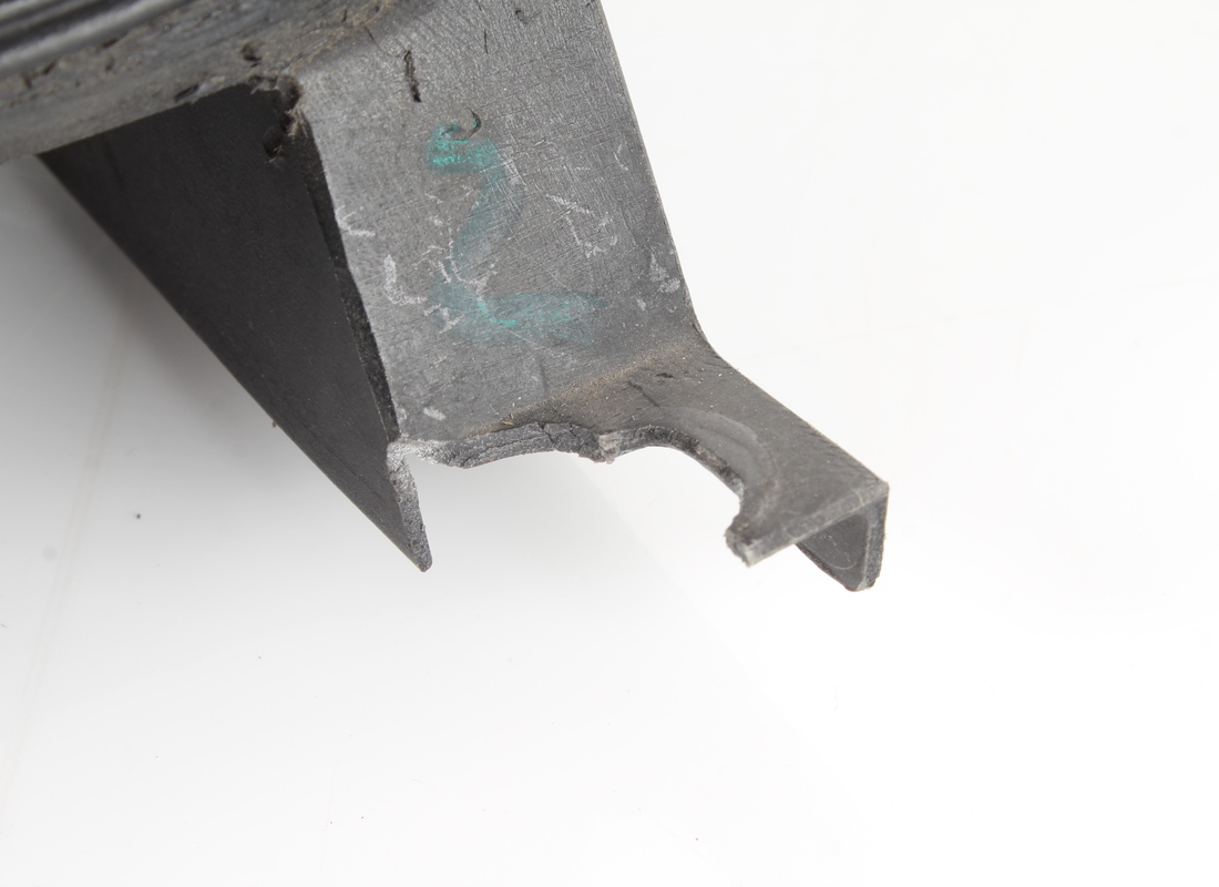 USED FERRARI RH HEADLIGHT LOW/HIGH BEAM. PART NUMBER 650972.. (3) used ferrari rh headlight low/high beam. part number 650972.. (3)