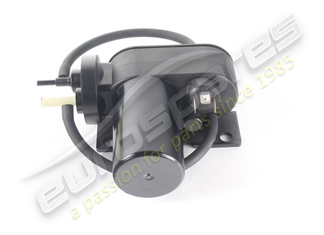 USED MASERATI VACUUM PUMP. PART NUMBER 325520172 (4) used maserati vacuum pump. part number 325520172 (4)