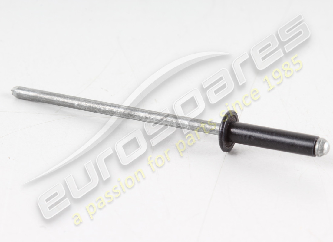 new maserati rivet. part number 14641593 (1)