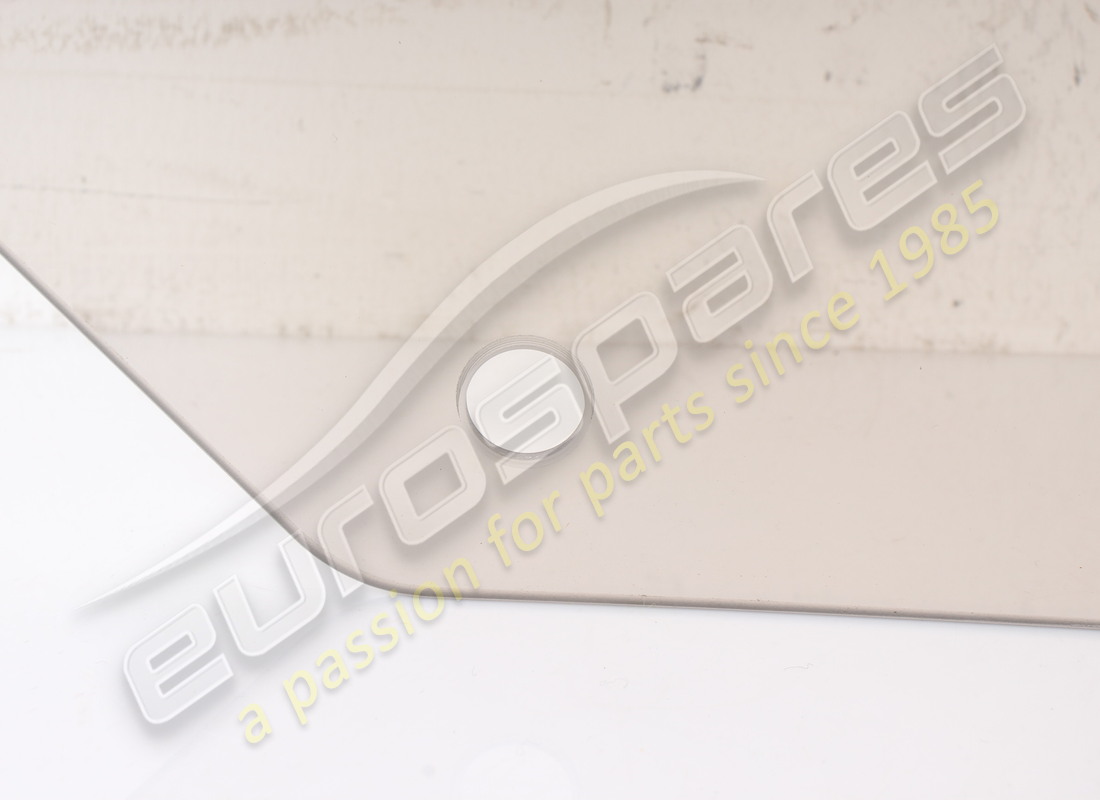 NEW FERRARI RH DOOR GLASS. PART NUMBER 61533700 (4) new ferrari rh door glass. part number 61533700 (4)