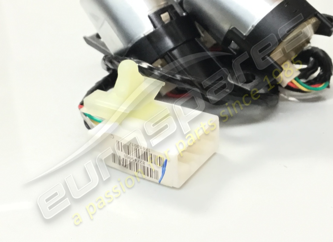 USED FERRARI GEARBOX CONTROLS. PART NUMBER 82745000 (2) used ferrari gearbox controls. part number 82745000 (2)