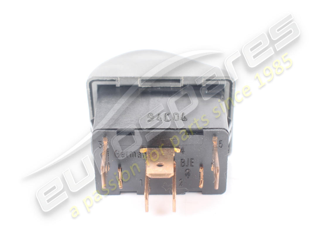 USED FERRARI SWITCH. PART NUMBER 153086 (4) used ferrari switch. part number 153086 (4)