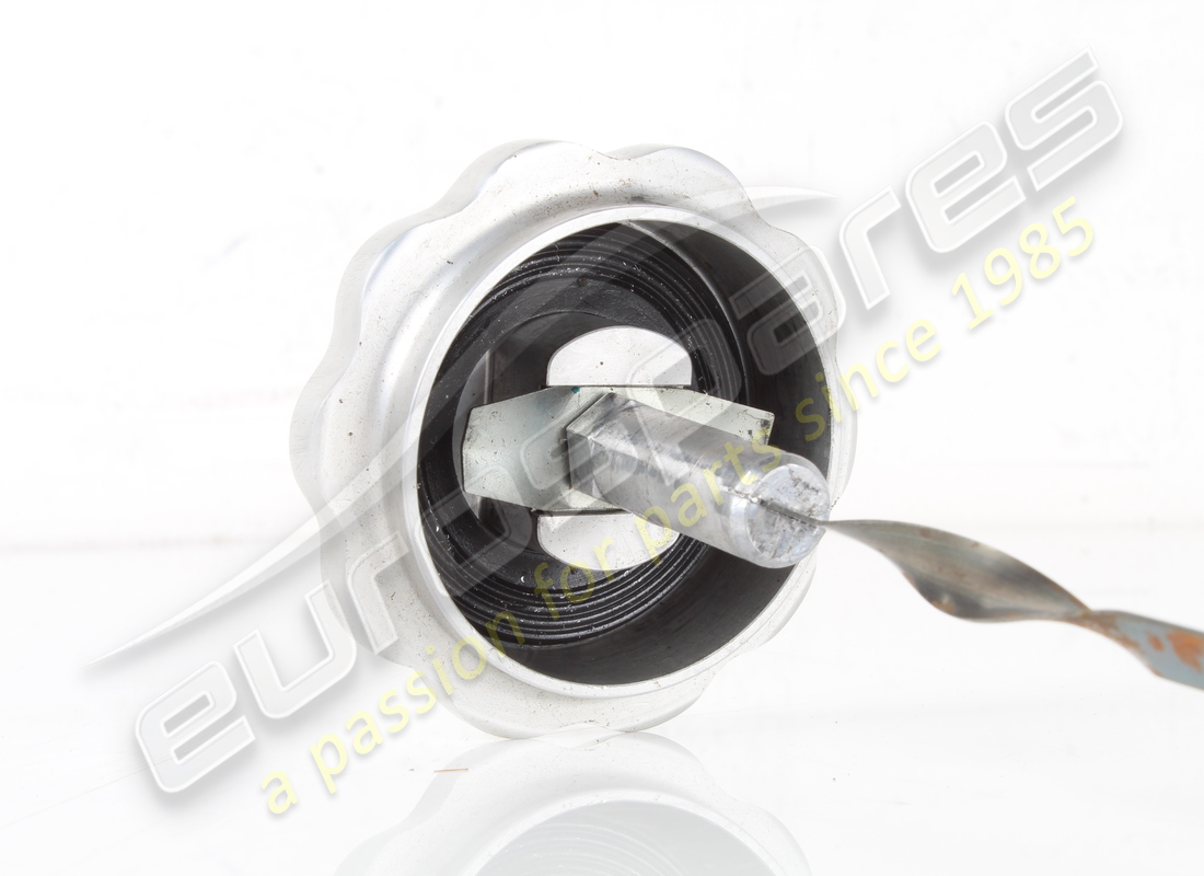 USED FERRARI TANK PLUG. PART NUMBER 254573 (4) used ferrari tank plug. part number 254573 (4)