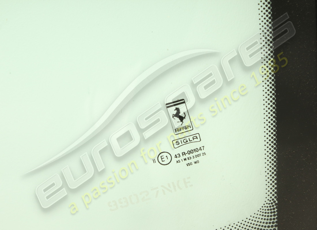 USED FERRARI WINDSHIELD. PART NUMBER 65815600 (2) used ferrari windshield. part number 65815600 (2)