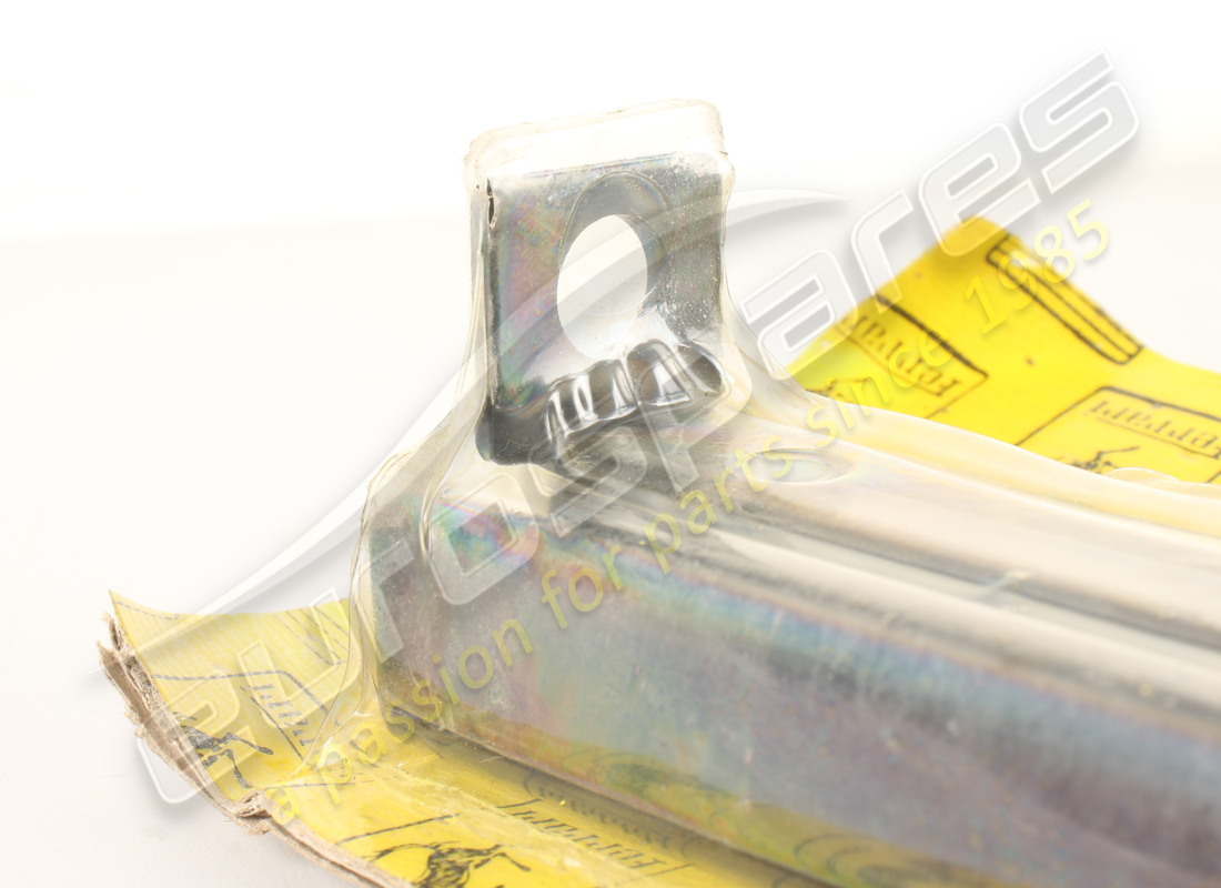 NEW FERRARI RH GUIDE ASSEMBLY. PART NUMBER 63649200 (4) new ferrari rh guide assembly. part number 63649200 (4)