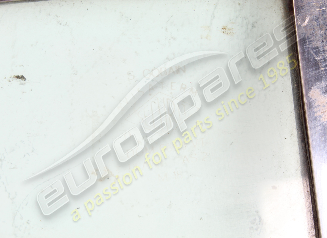 USED MASERATI RHS REAR QUARTER GLASS. PART NUMBER CW32098 (2) used maserati rhs rear quarter glass. part number cw32098 (2)