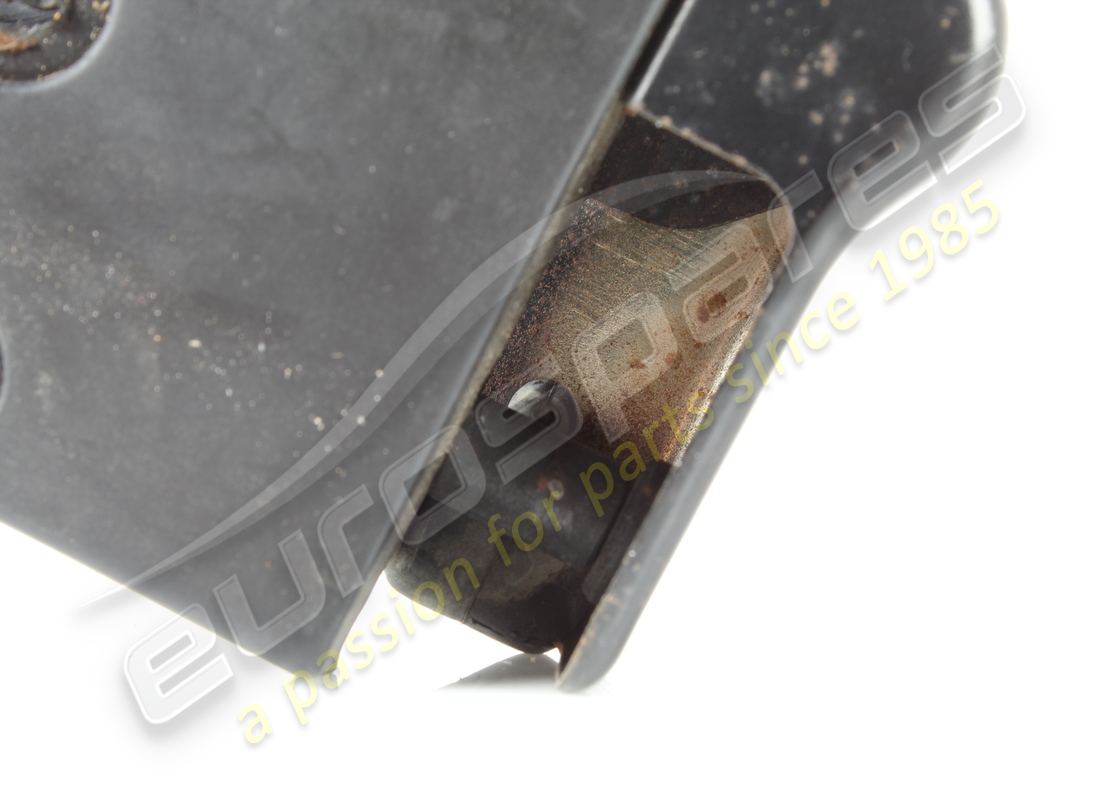 USED FERRARI LH TOP LOCKING STRIKER PLAT. PART NUMBER 63682800 (4) used ferrari lh top locking striker plat. part number 63682800 (4)