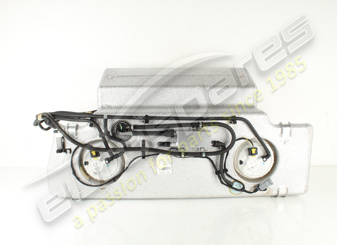 NEW FERRARI FUEL TANK. PART NUMBER 191486 (2) new ferrari fuel tank. part number 191486 (2)