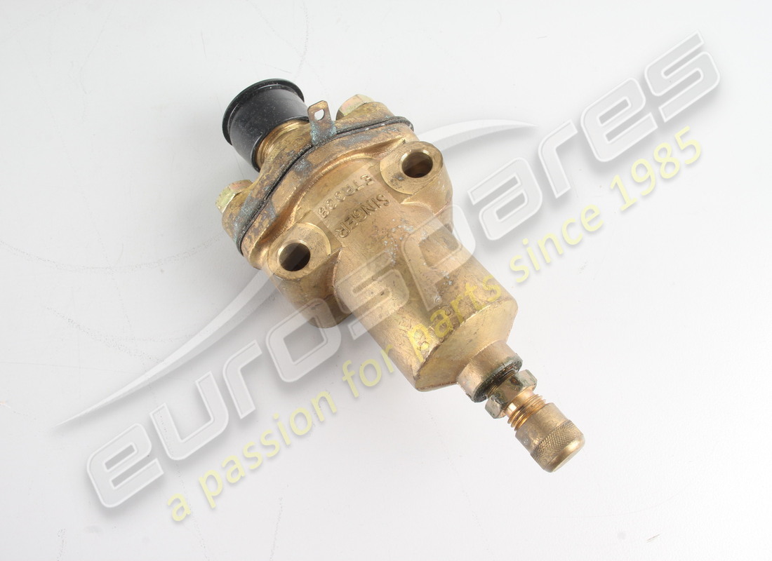 NEW FERRARI VALVE. PART NUMBER 111223 (3) new ferrari valve. part number 111223 (3)