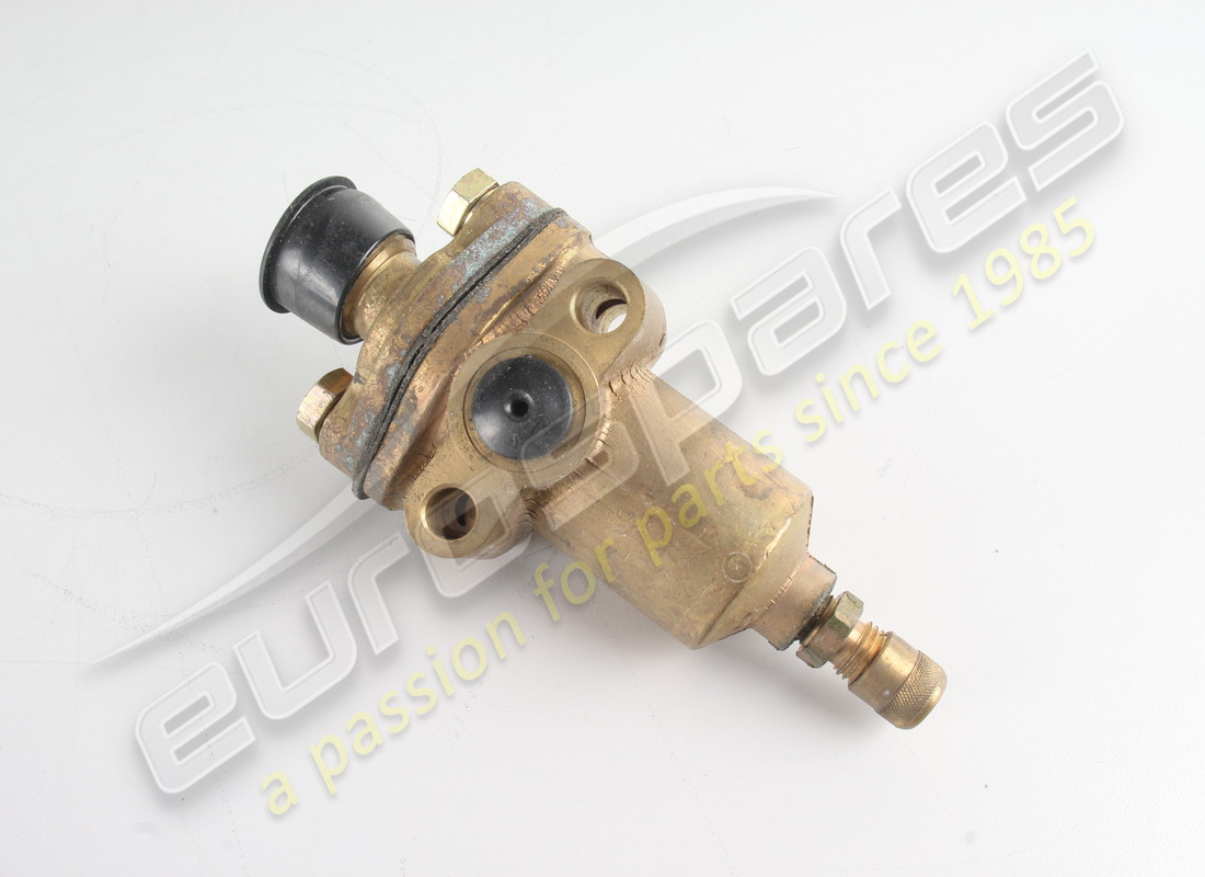 NEW FERRARI VALVE. PART NUMBER 111223 (2) new ferrari valve. part number 111223 (2)