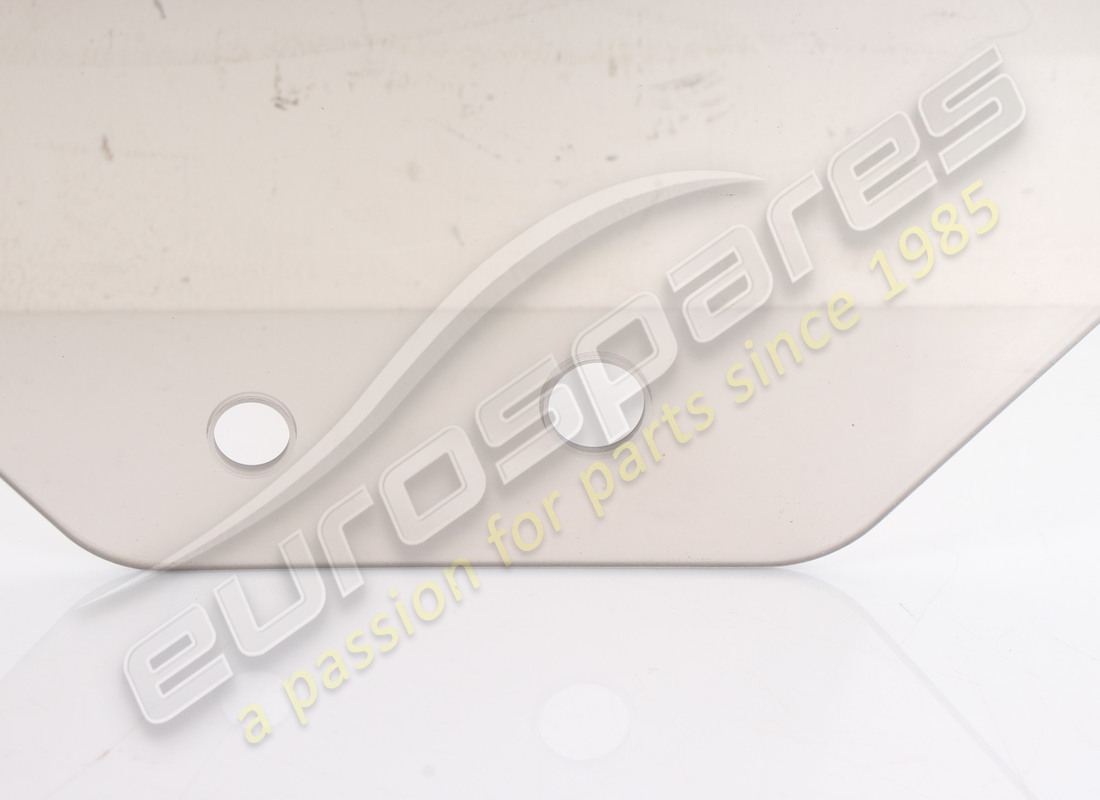 NEW FERRARI RH DOOR GLASS. PART NUMBER 61533700 (5) new ferrari rh door glass. part number 61533700 (5)