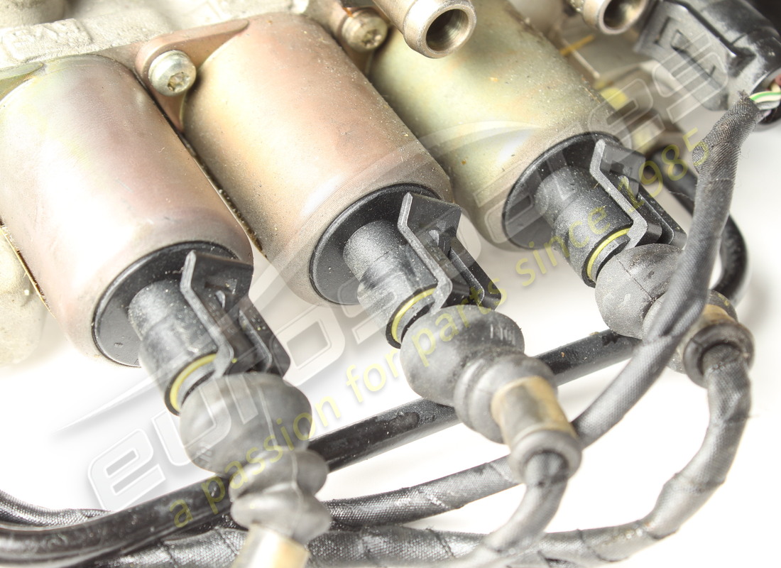 used lamborghini valve block. part number 086325181c (4)