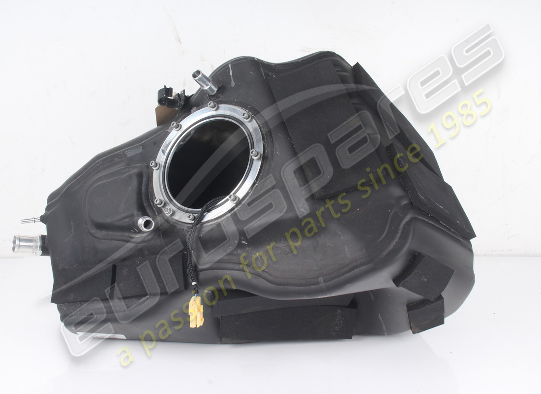 USED Ferrari RH FUEL TANK WITH CAPS AND PAINT AND VIBRATION DAMPERS . PART NUMBER 780722 (1)