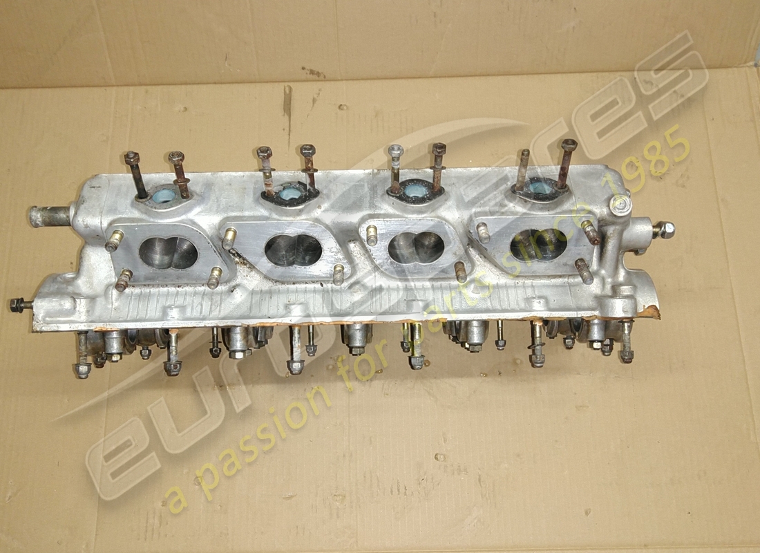 USED FERRARI RH CYLINDER HEAD. PART NUMBER 117749 (4) used ferrari rh cylinder head. part number 117749 (4)
