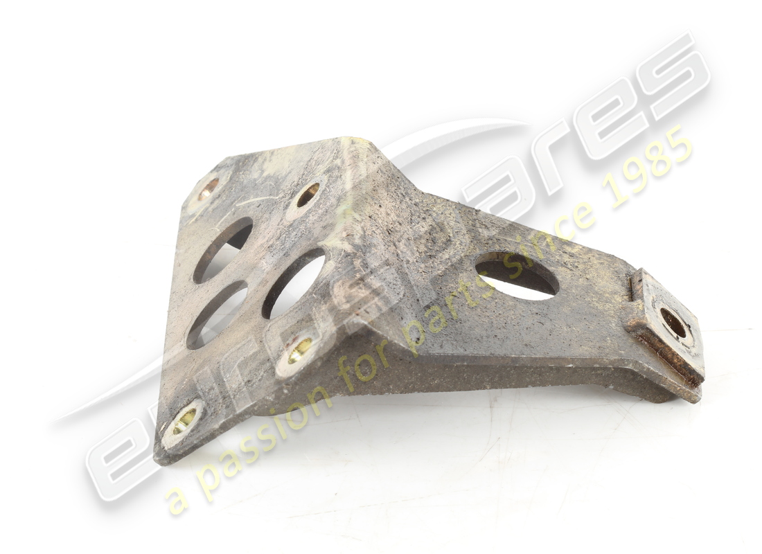 used maserati engine mount lh bracket. part number 384200103 (2)