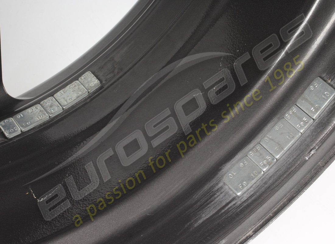 USED FERRARI FRONT RIM. PART NUMBER 275585 (8) used ferrari front rim. part number 275585 (8)