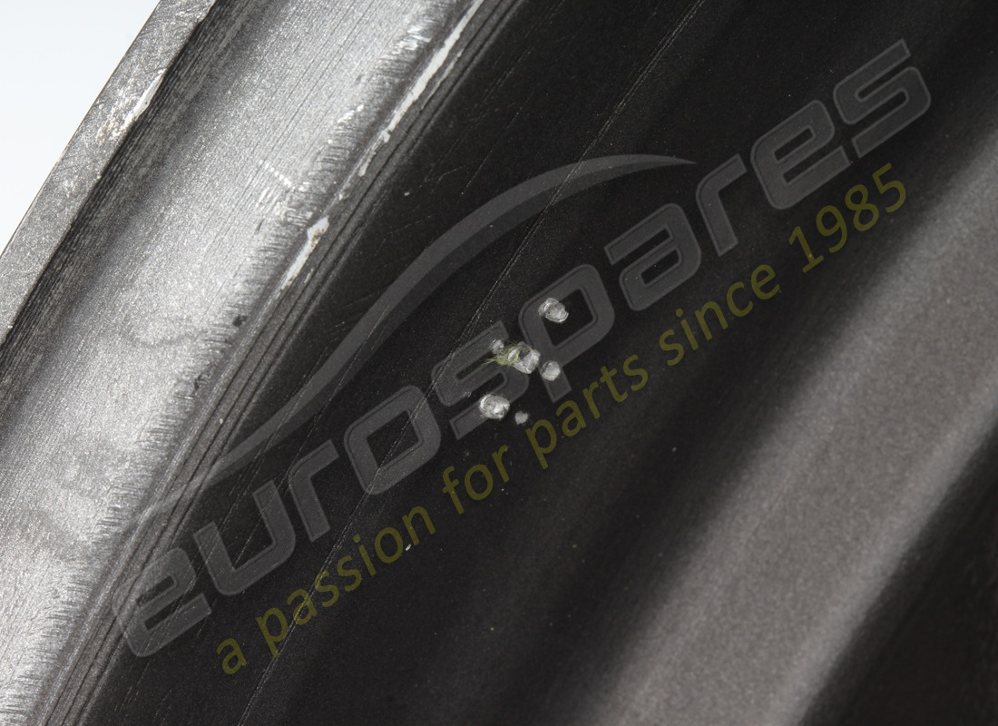 USED FERRARI FRONT RIM. PART NUMBER 275585 (9) used ferrari front rim. part number 275585 (9)