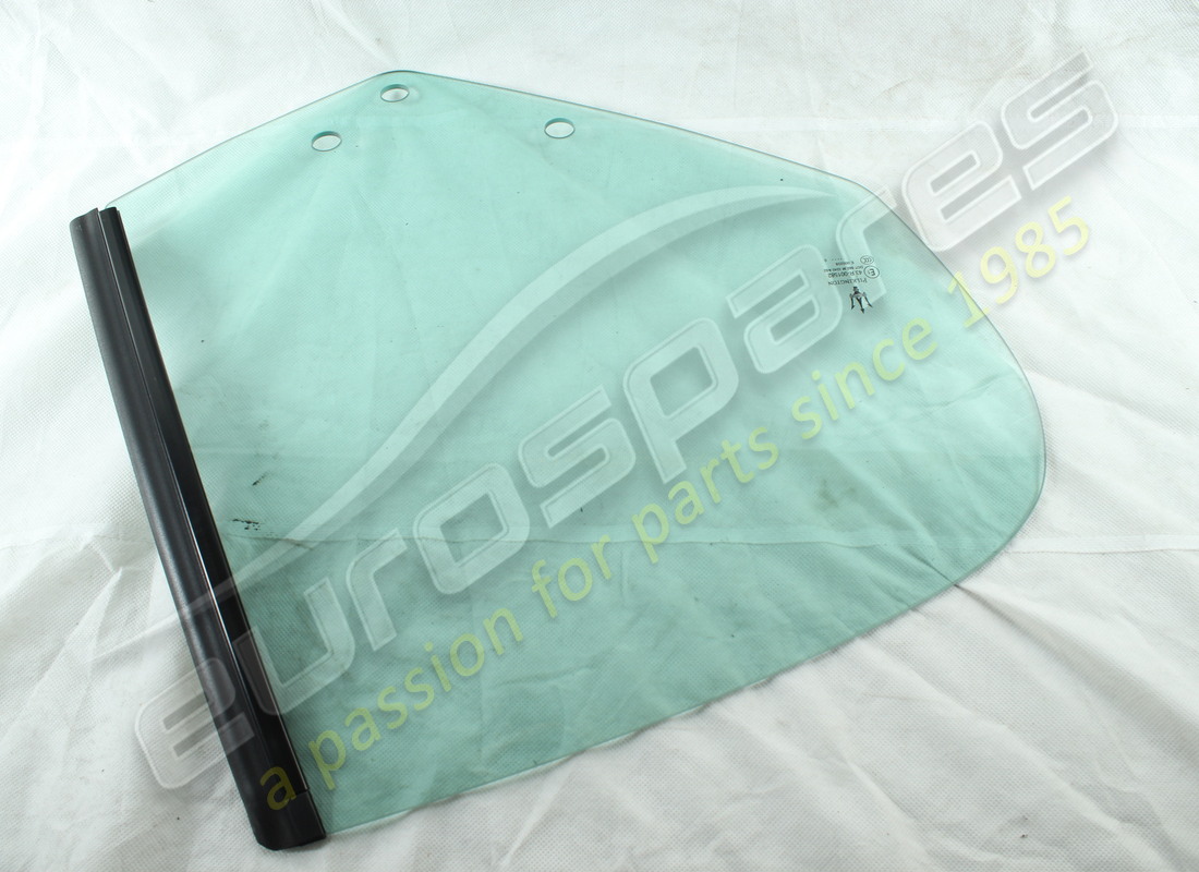 new maserati complete rh rear side glas. part number 81568400 (3)