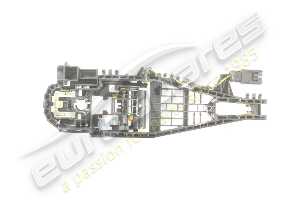 USED Maserati REAR RH OUTER HANDLE RETAINI . PART NUMBER 670107988 (1)