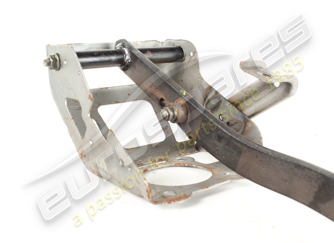 used maserati rhd foot pedal. part number 670008097 (3)