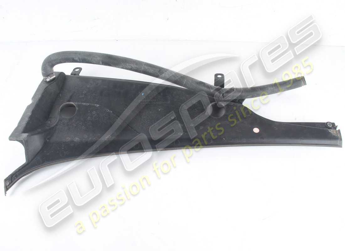 used ferrari complete rh underwindscreen tr. part number 769798 (2)