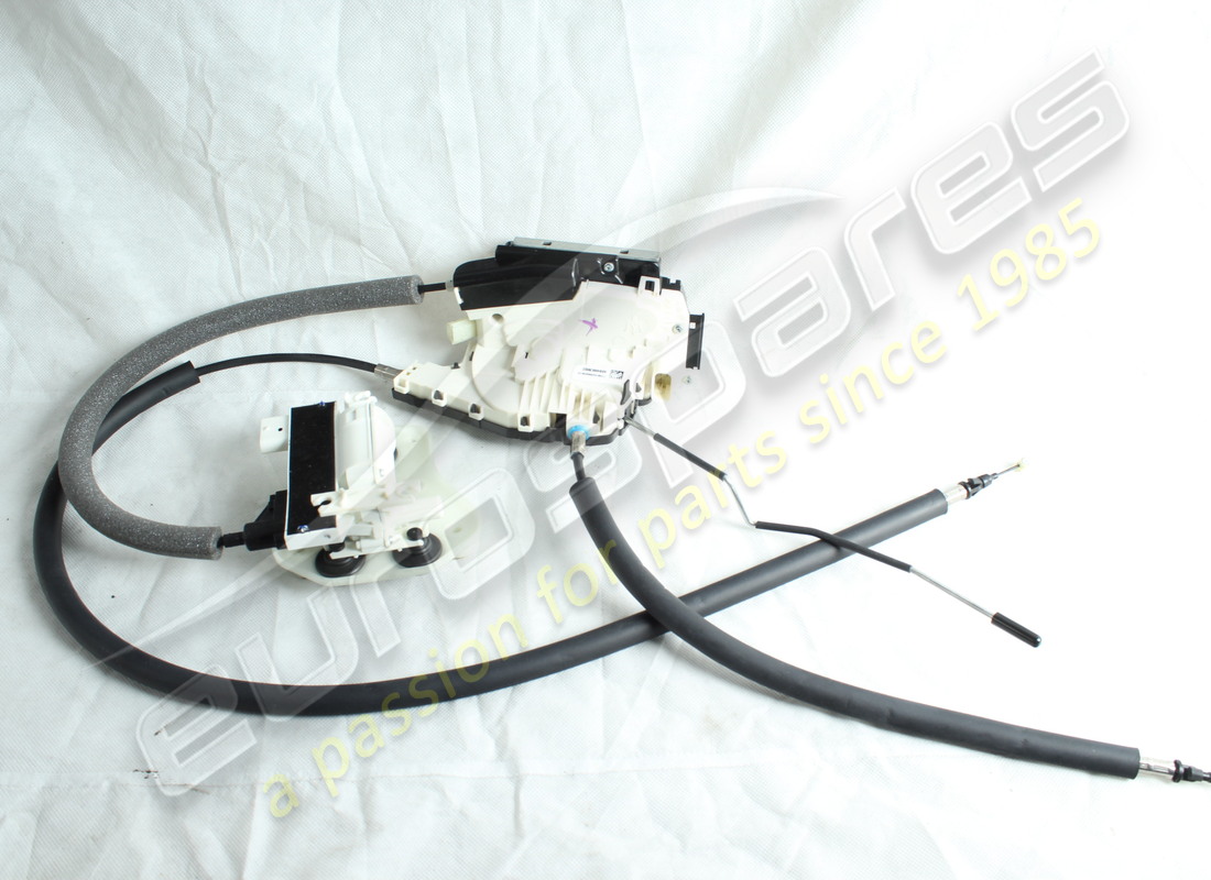 NEW MASERATI RH FRONT DOOR LOCK. PART NUMBER 670162426 (1) new maserati rh front door lock. part number 670162426 (1)