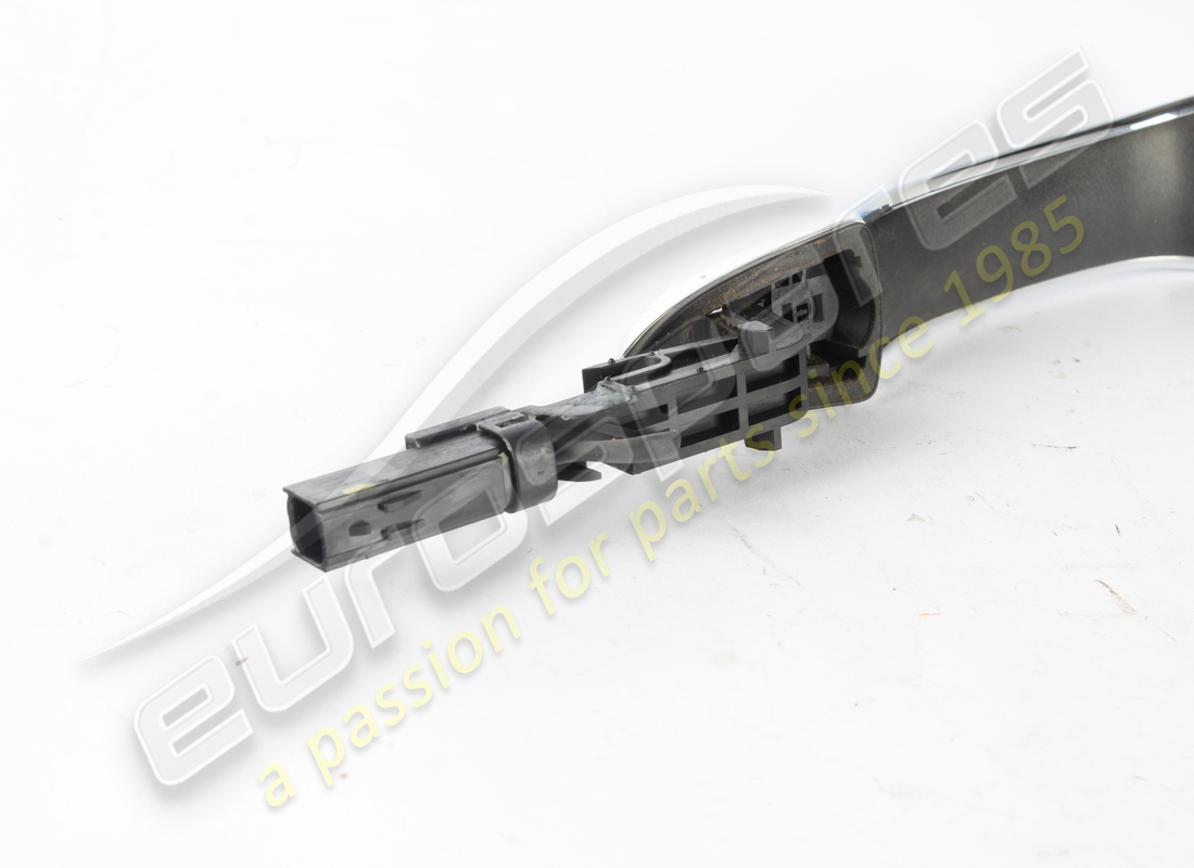 USED MASERATI FRONT/REAR (5IX+)DOOR HANDLE. PART NUMBER 670075322 (2) used maserati front/rear (5ix+)door handle. part number 670075322 (2)