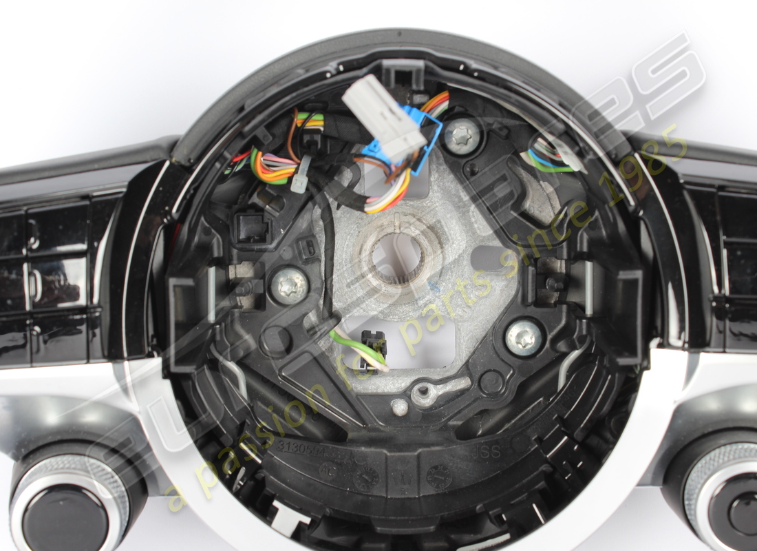 USED MASERATI STEERING WHEEL. PART NUMBER 670269839 (4) used maserati steering wheel. part number 670269839 (4)