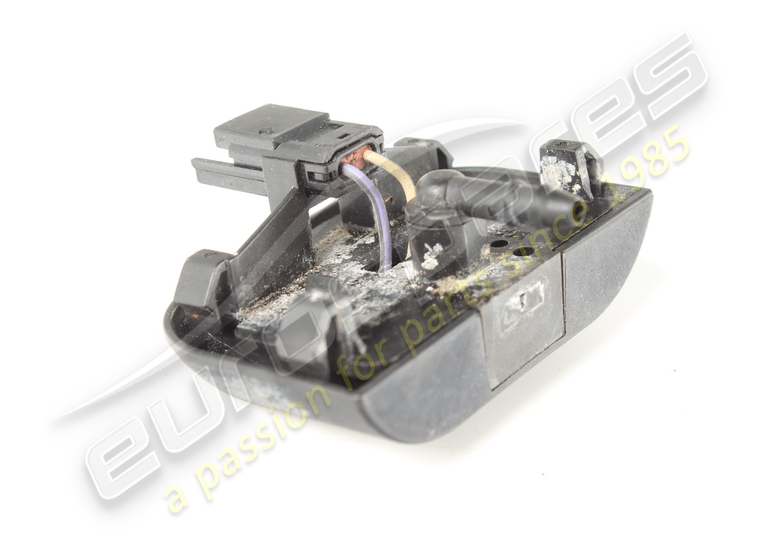 used maserati spray nozzle. part number 670013461 (2)