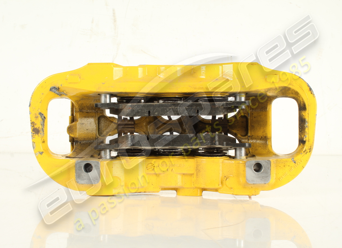 USED FERRARI FRONT RH CALIPER WITH PADS. PART NUMBER 322141 (2) used ferrari front rh caliper with pads. part number 322141 (2)