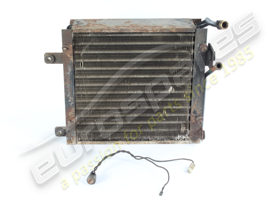 DAMAGED FERRARI CONDENSER. PART NUMBER 61400300 (1) damaged ferrari condenser. part number 61400300 (1)